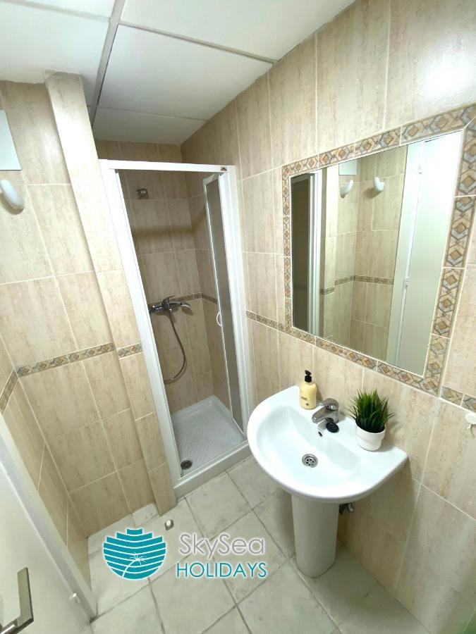 Skysea Holidays La Carihuela Appartement Torremolinos Buitenkant foto